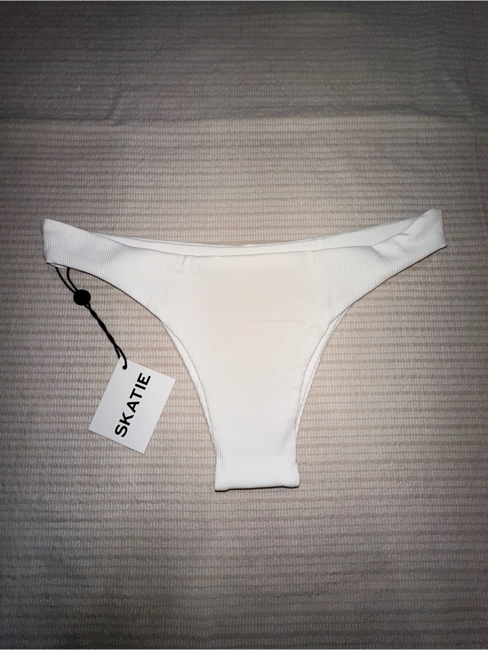 Skatie Dylan Bottom - White Micro
Ribbed - Picture 2 of 4